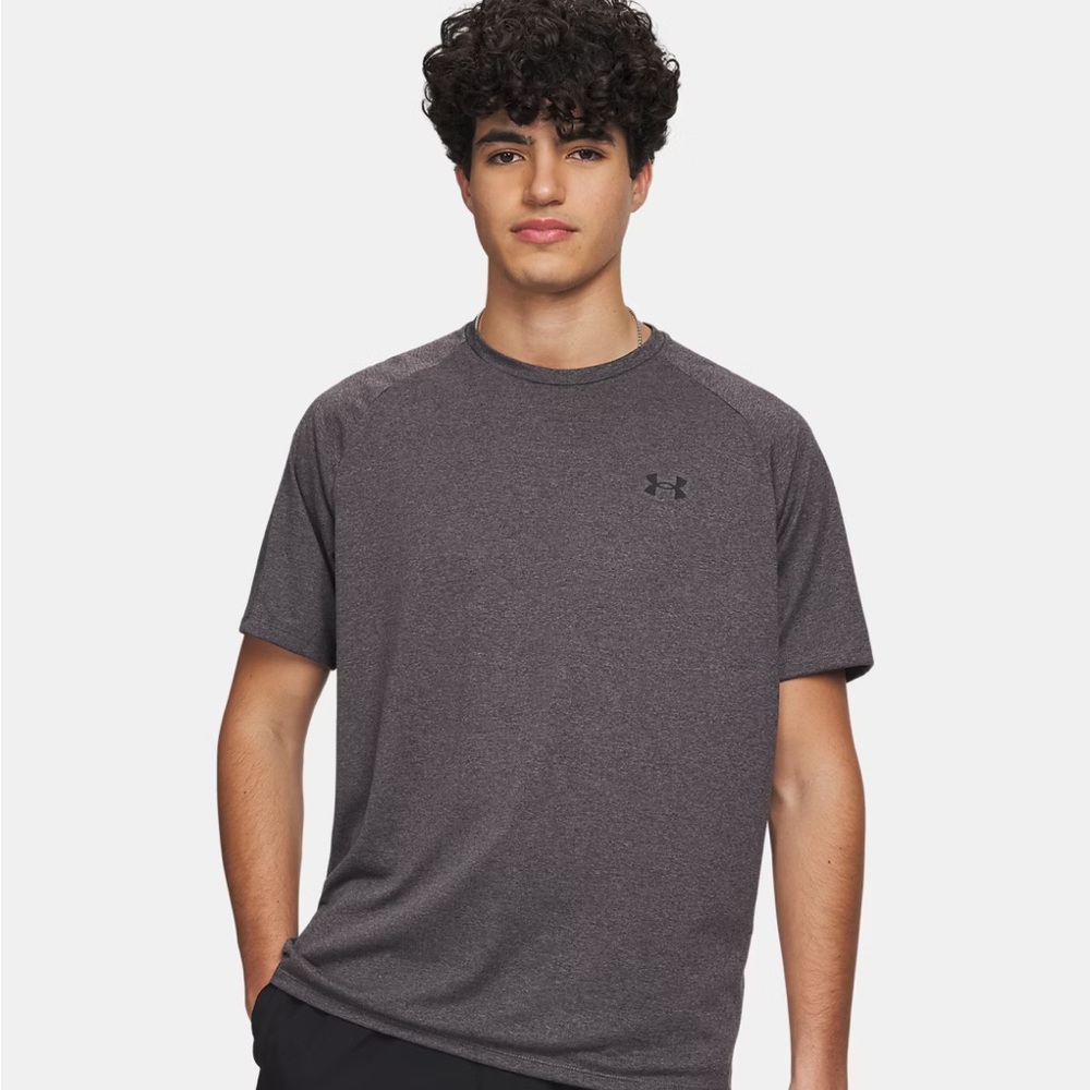 Under Armour Men's Heathered Dark Gray Performance Short-Sleeve Tee Medium